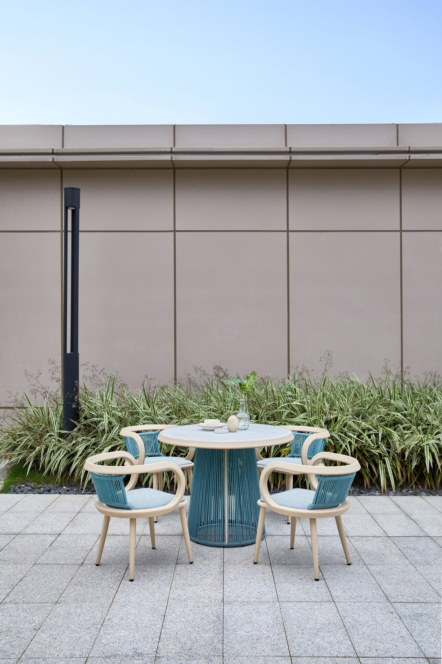 COMEDOR CIRCULAR CON 4 SILLAS (3270CI)